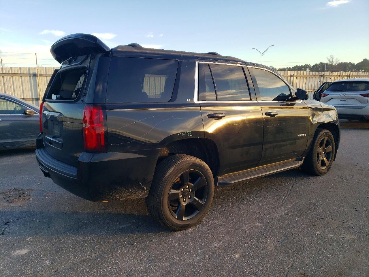 2020 CHEVROLET TAHOE K1500 LT photo 3