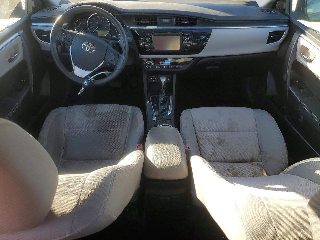 2015 TOYOTA COROLLA LE photo 8