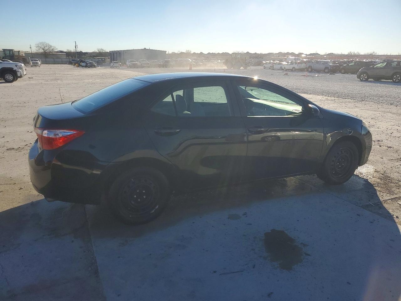 2015 TOYOTA COROLLA LE photo 3