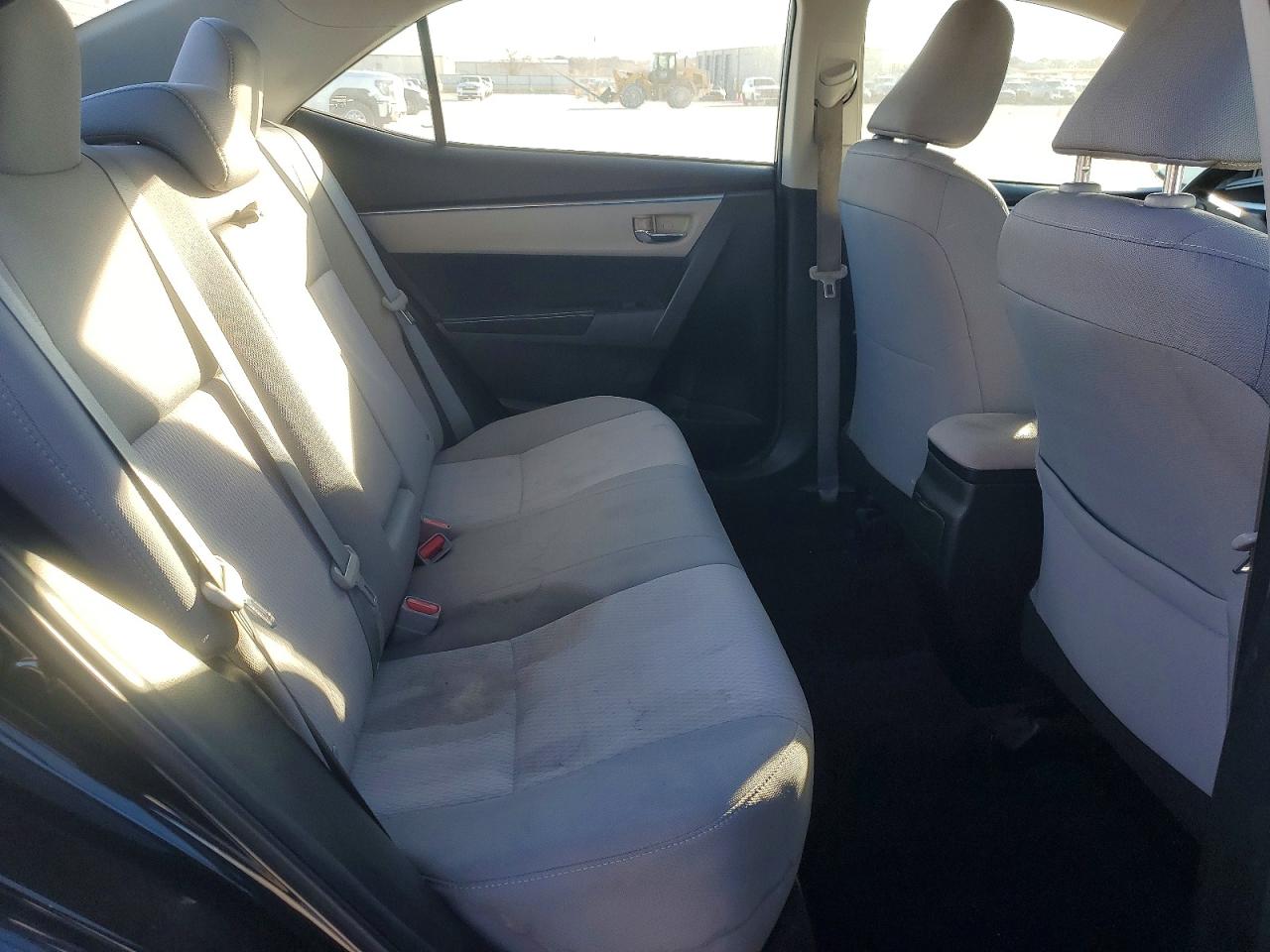 2015 TOYOTA COROLLA LE photo 10