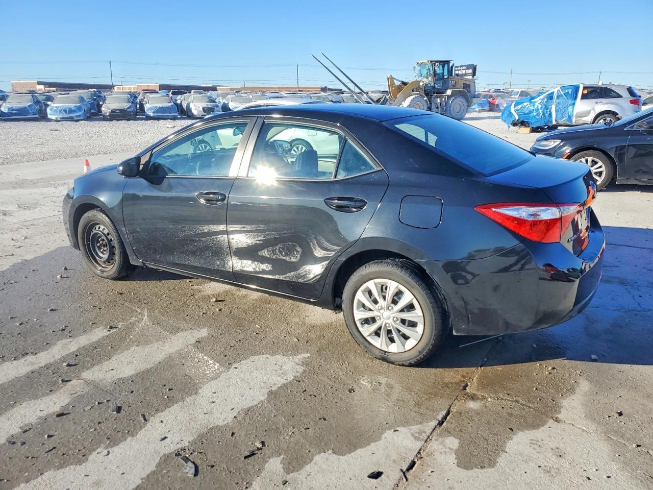2015 TOYOTA COROLLA LE photo 2