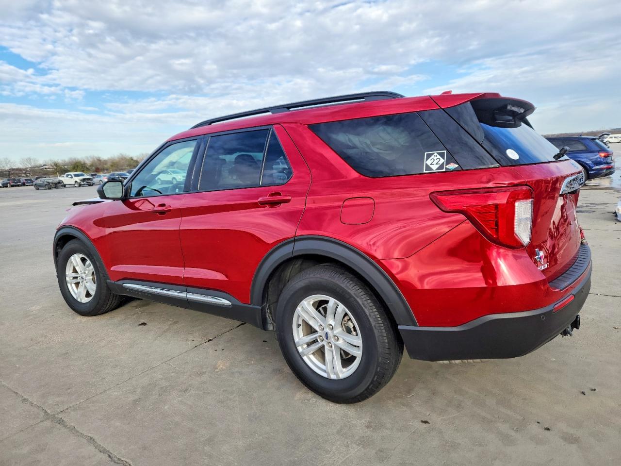 2020 FORD EXPLORER XLT photo 2
