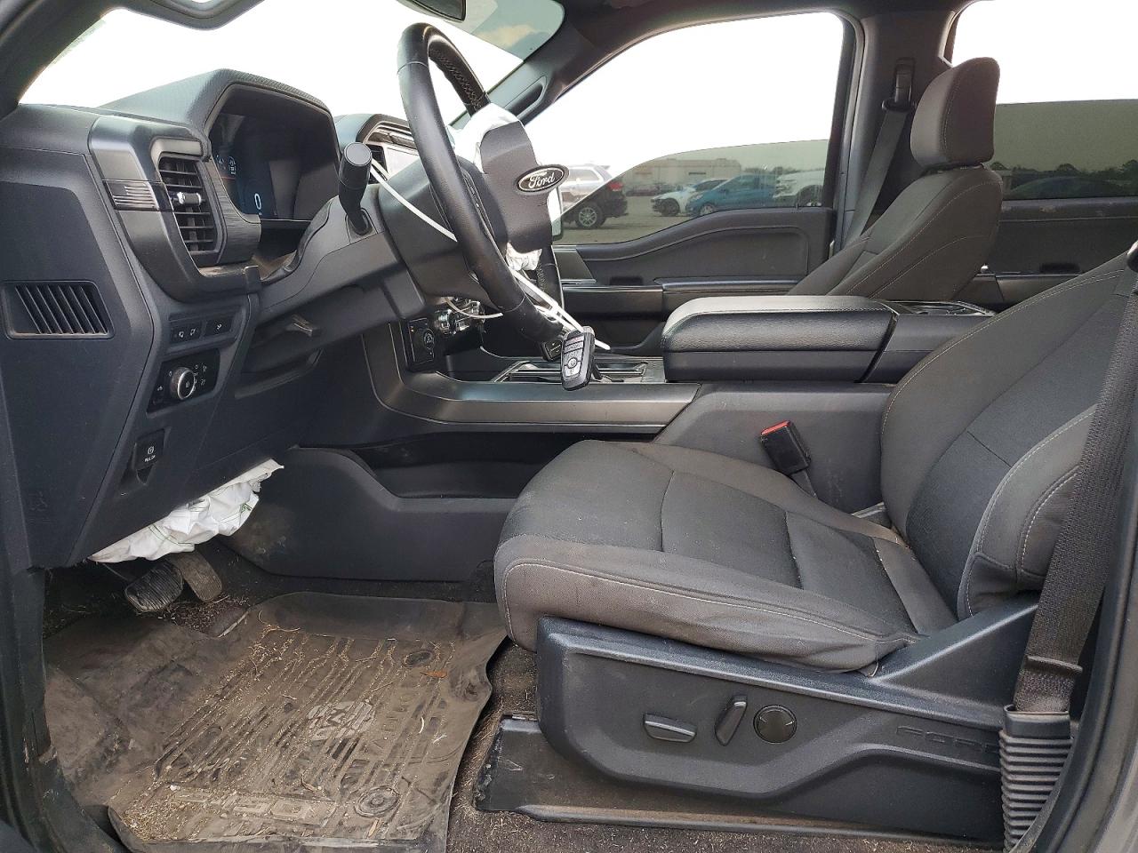 2024 FORD F150 XLT photo 7