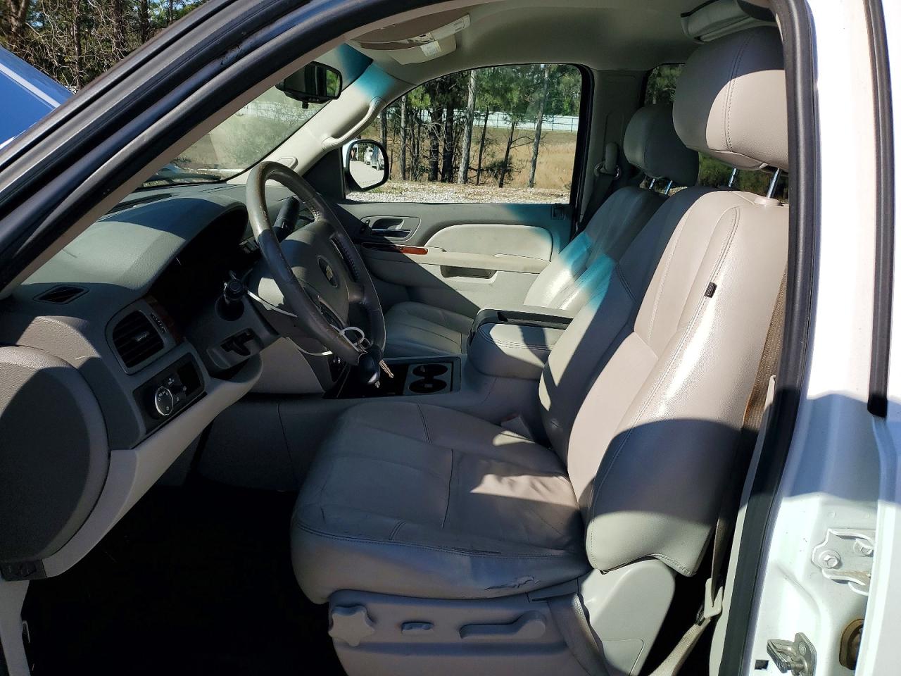 2012 CHEVROLET SUBURBAN C1500 LT photo 7