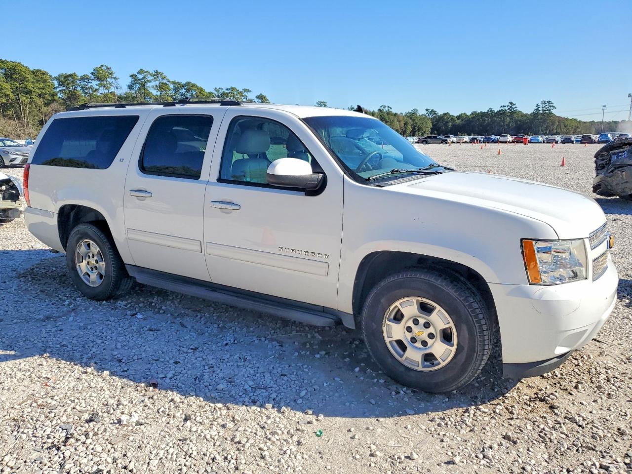 2012 CHEVROLET SUBURBAN C1500 LT photo 4