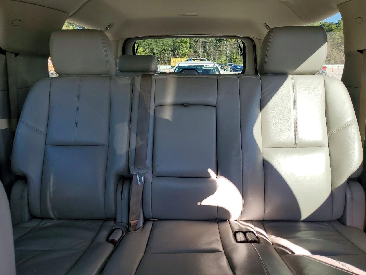 2012 CHEVROLET SUBURBAN C1500 LT photo 10