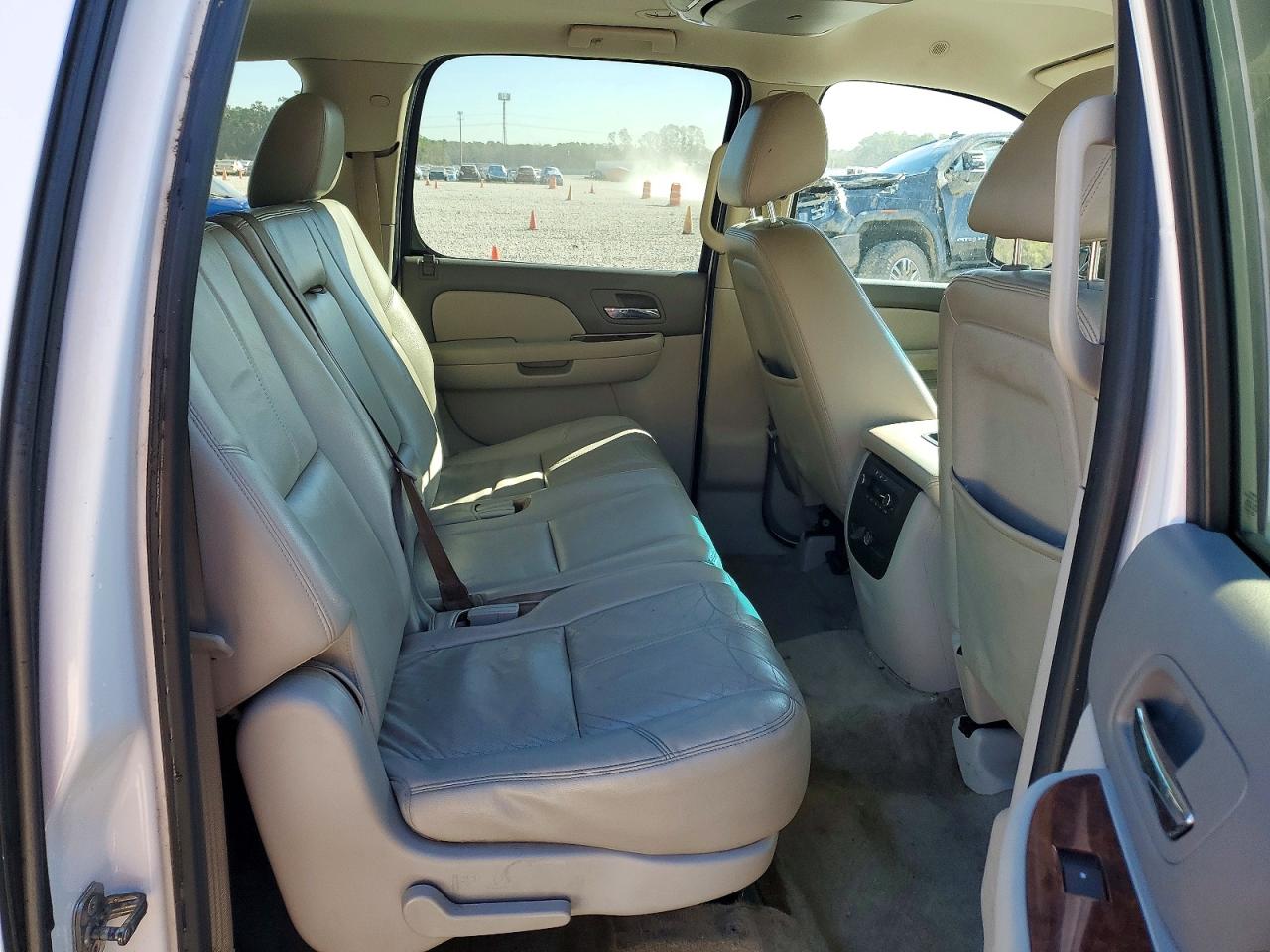 2012 CHEVROLET SUBURBAN C1500 LT photo 11
