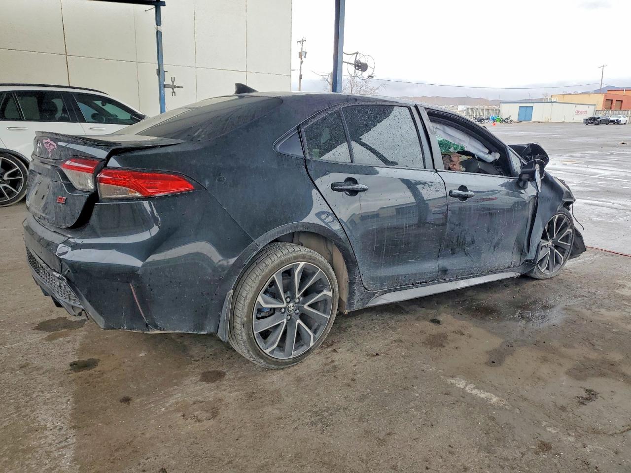 2021 TOYOTA COROLLA SE photo 3