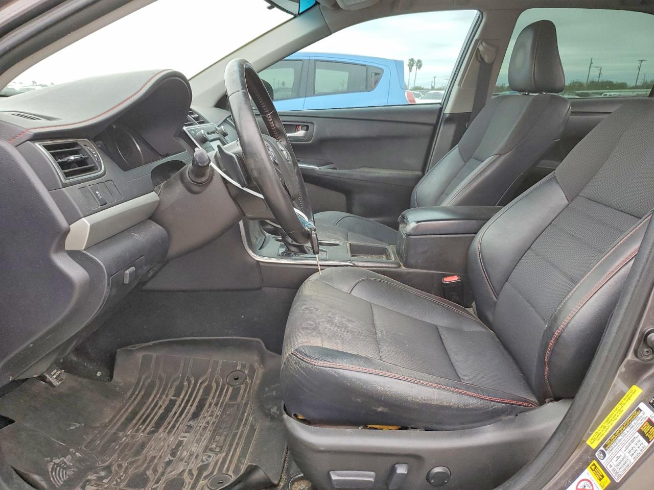 2016 TOYOTA CAMRY LE photo 13