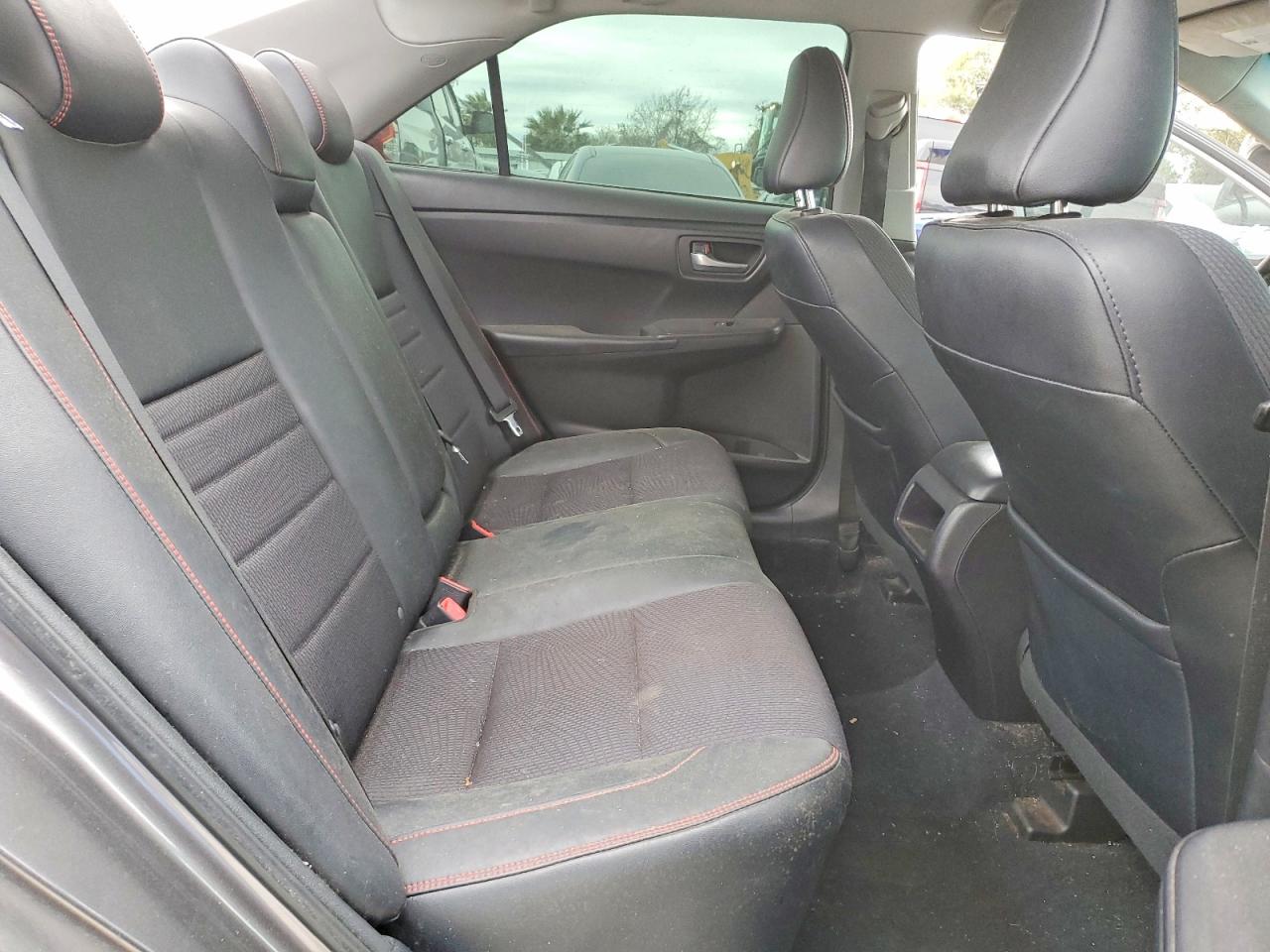 2016 TOYOTA CAMRY LE photo 19