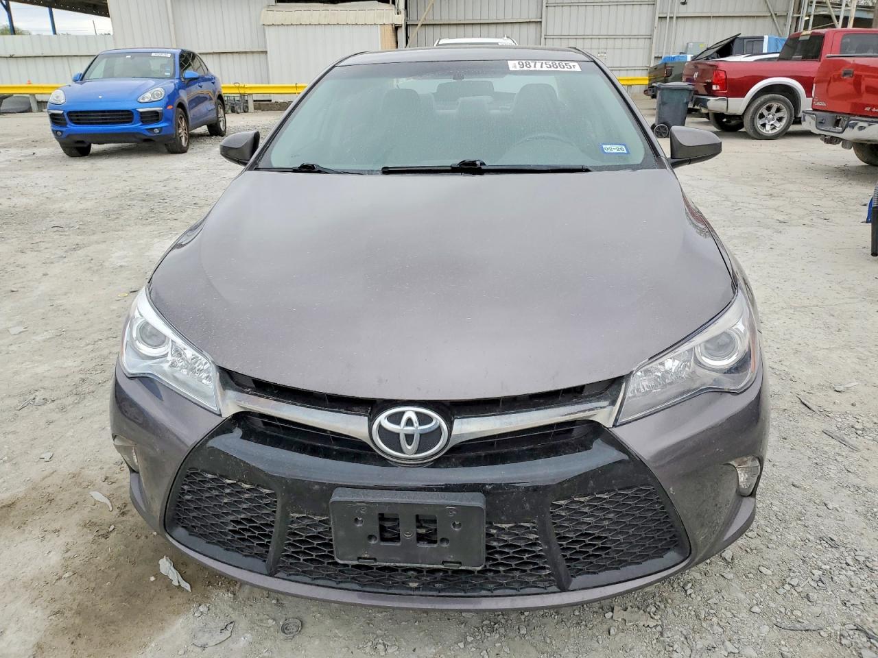 2016 TOYOTA CAMRY LE photo 9