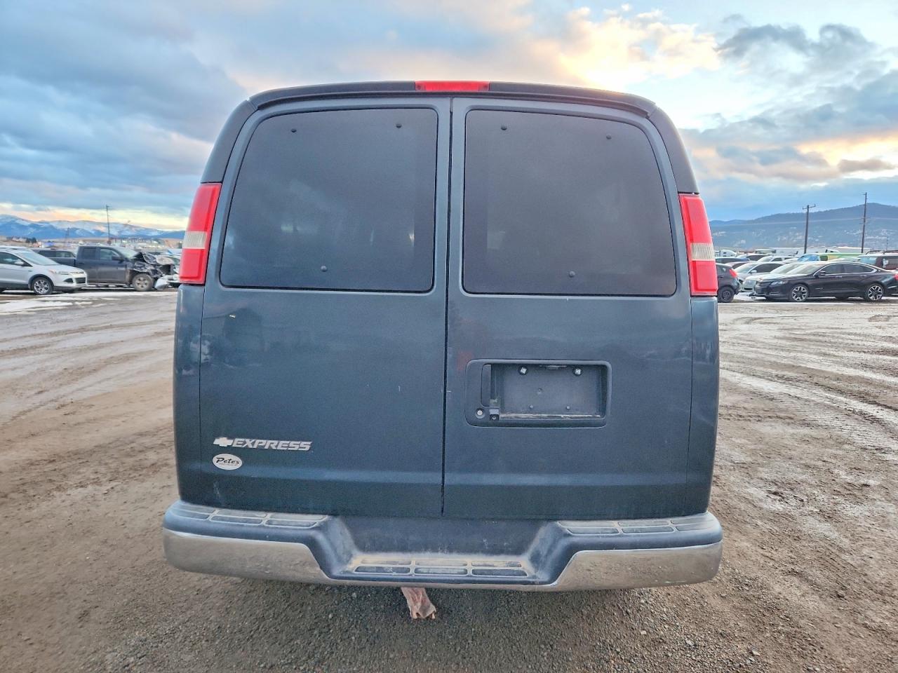 2017 CHEVROLET EXPRESS G3500 LT photo 6