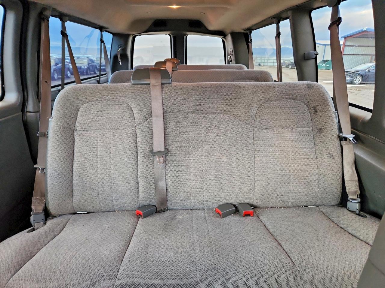 2017 CHEVROLET EXPRESS G3500 LT photo 10