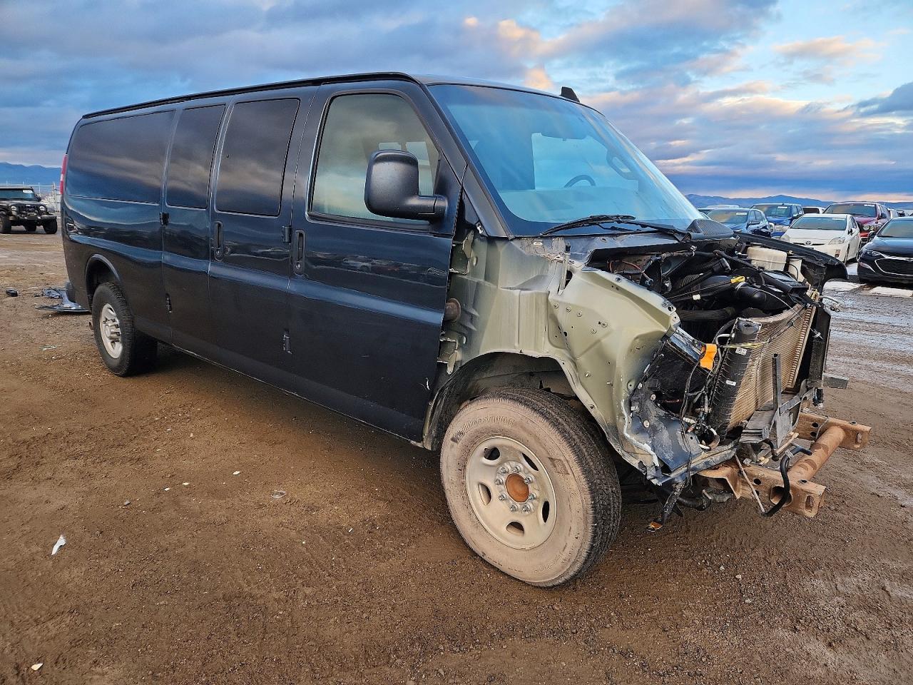 2017 CHEVROLET EXPRESS G3500 LT photo 4