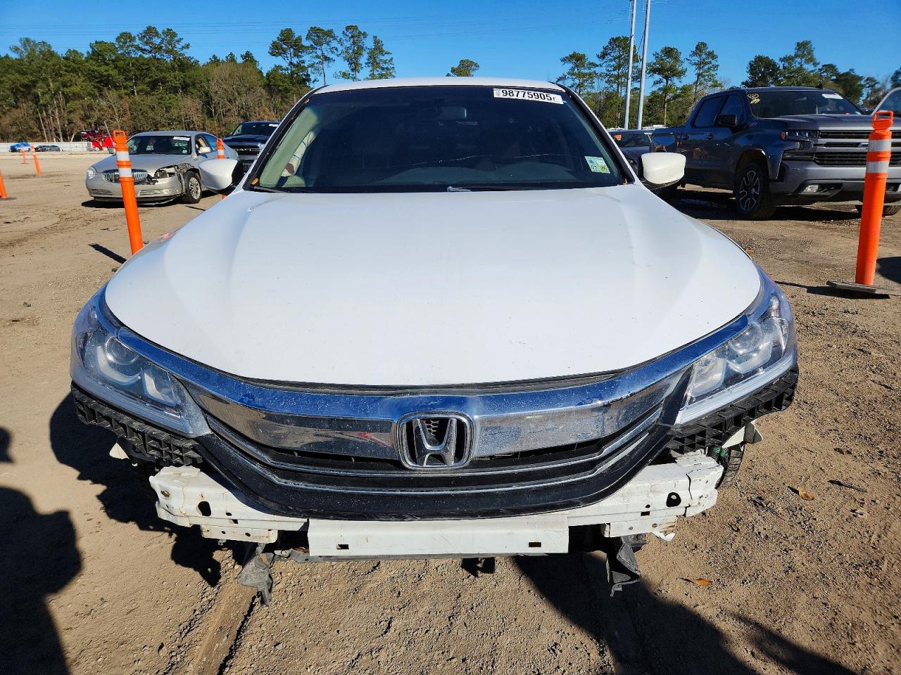2017 HONDA ACCORD LX photo 5
