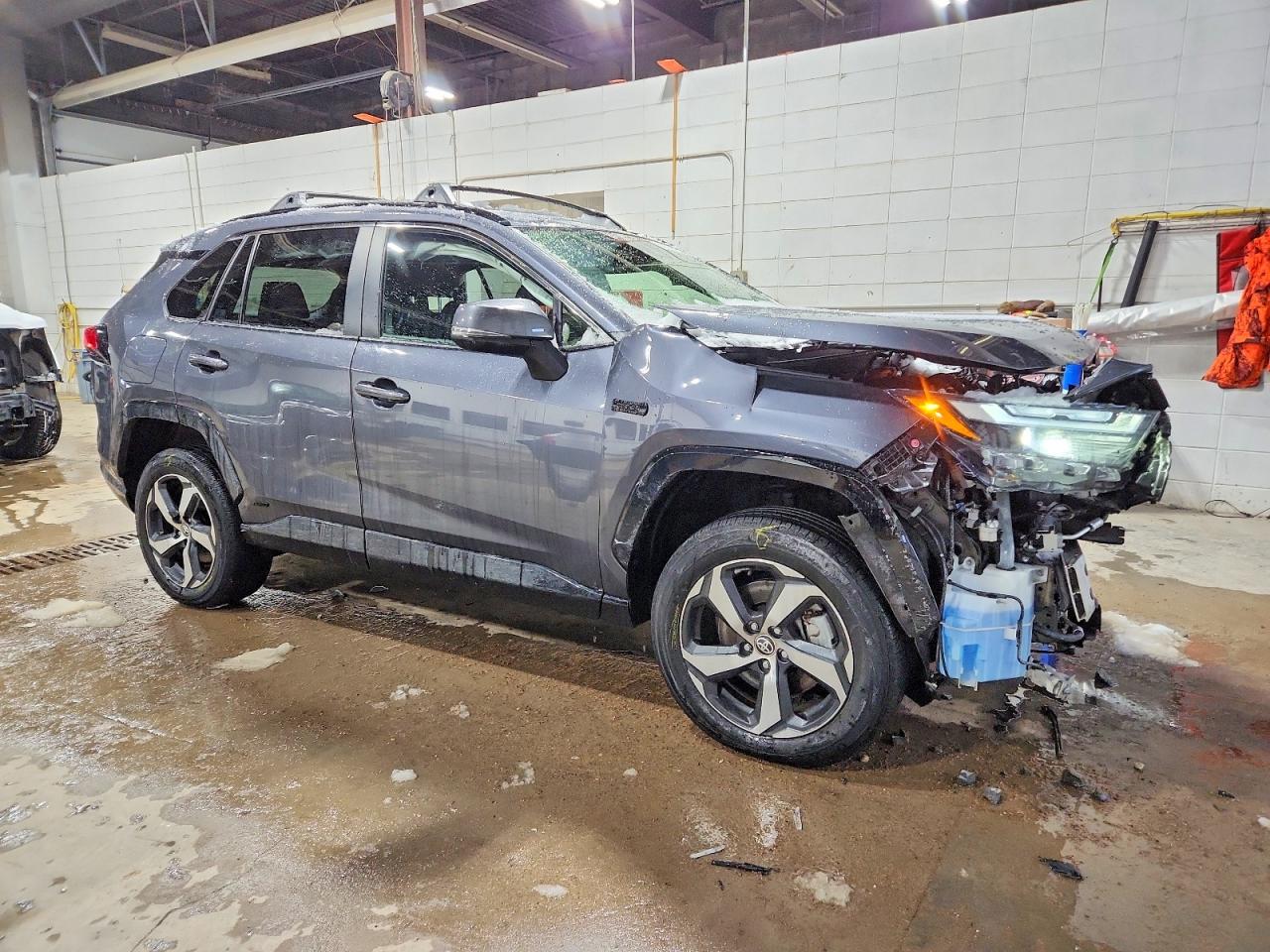 2024 TOYOTA RAV4 PRIME SE photo 4