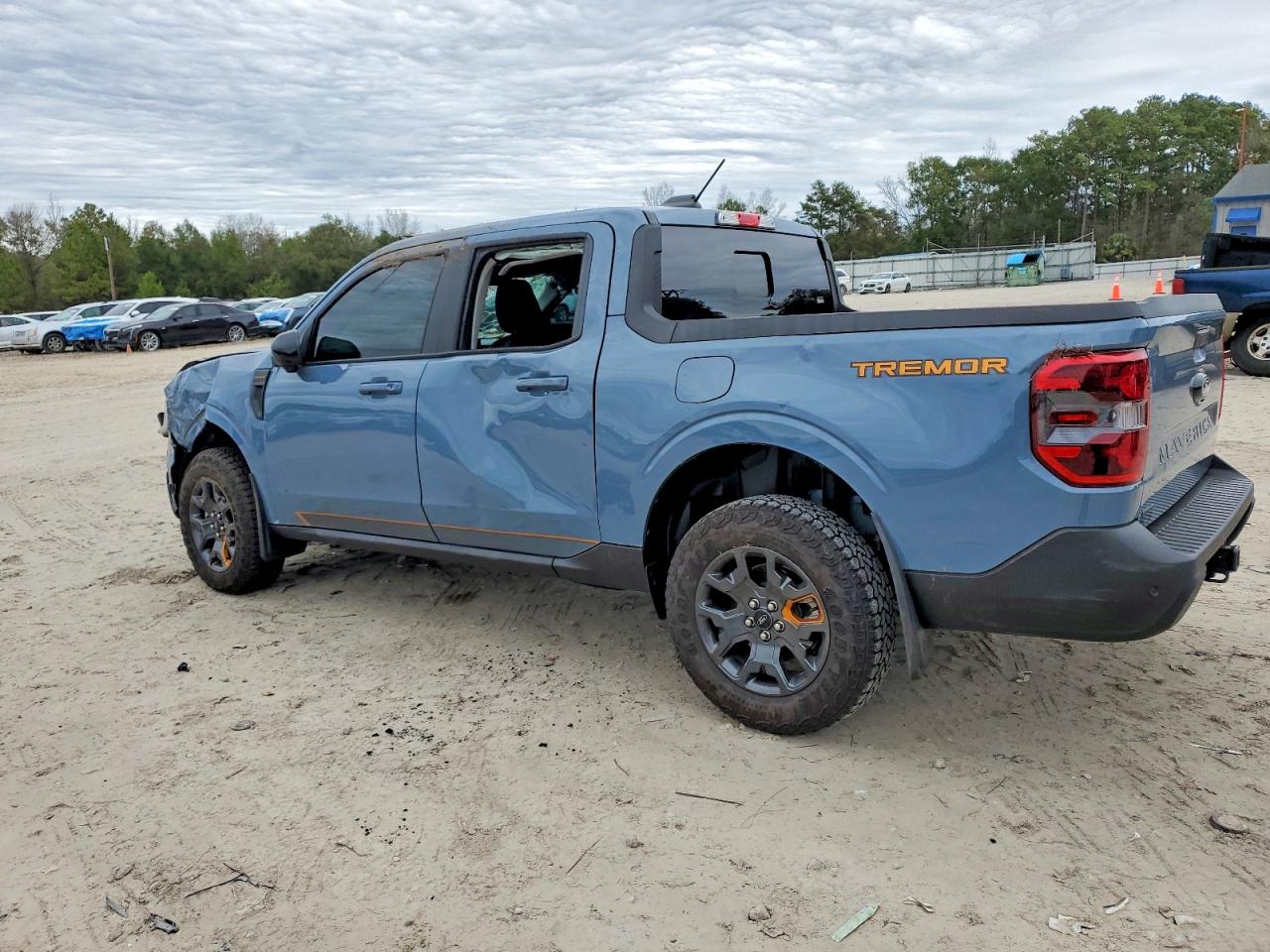 2025 FORD MAVERICK TREMOR photo 2
