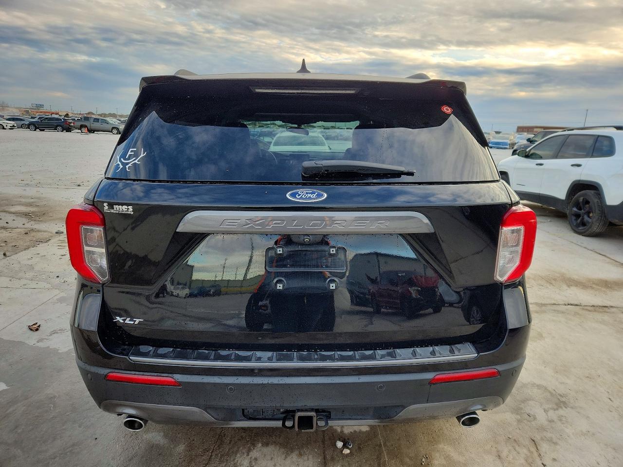 2021 FORD EXPLORER XLT photo 6