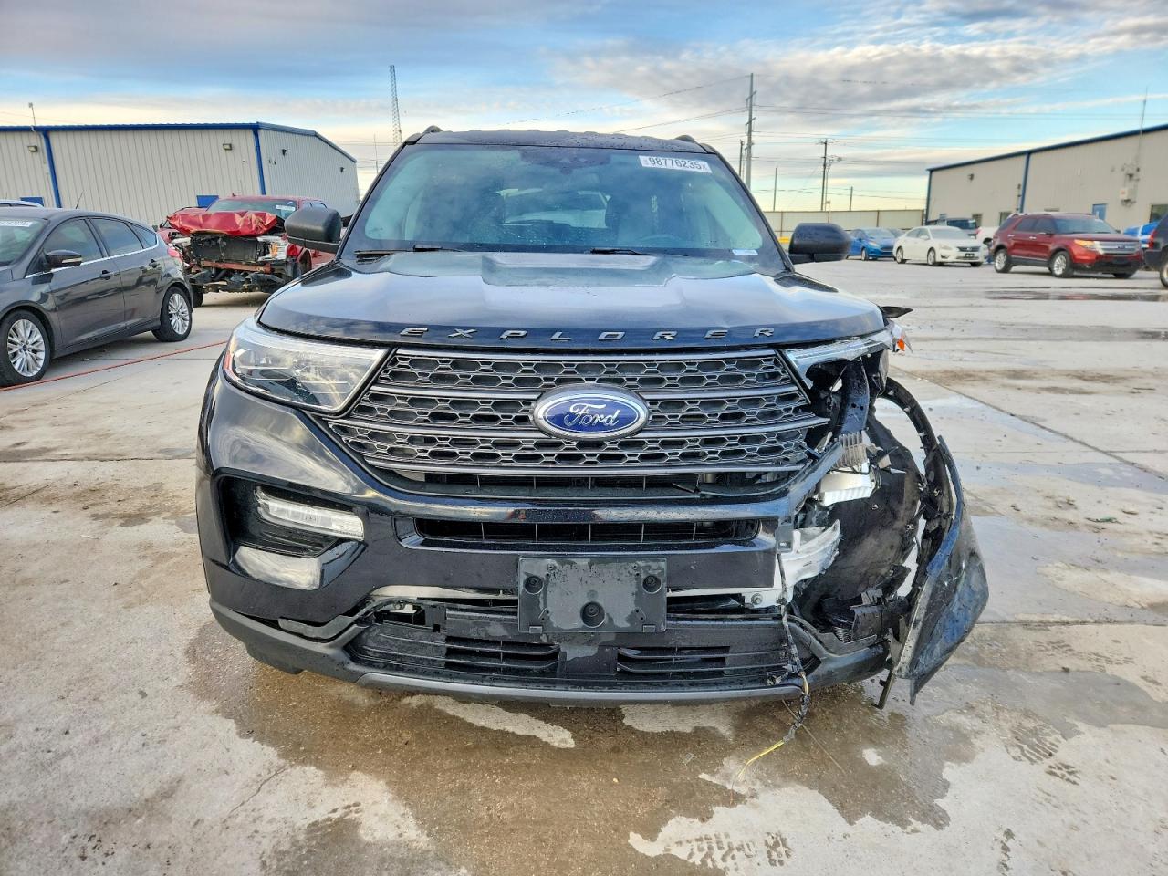 2021 FORD EXPLORER XLT photo 5