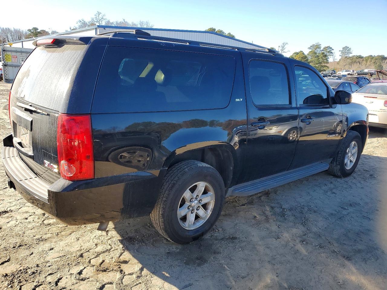 2013 GMC YUKON XL C1500 SLT photo 3
