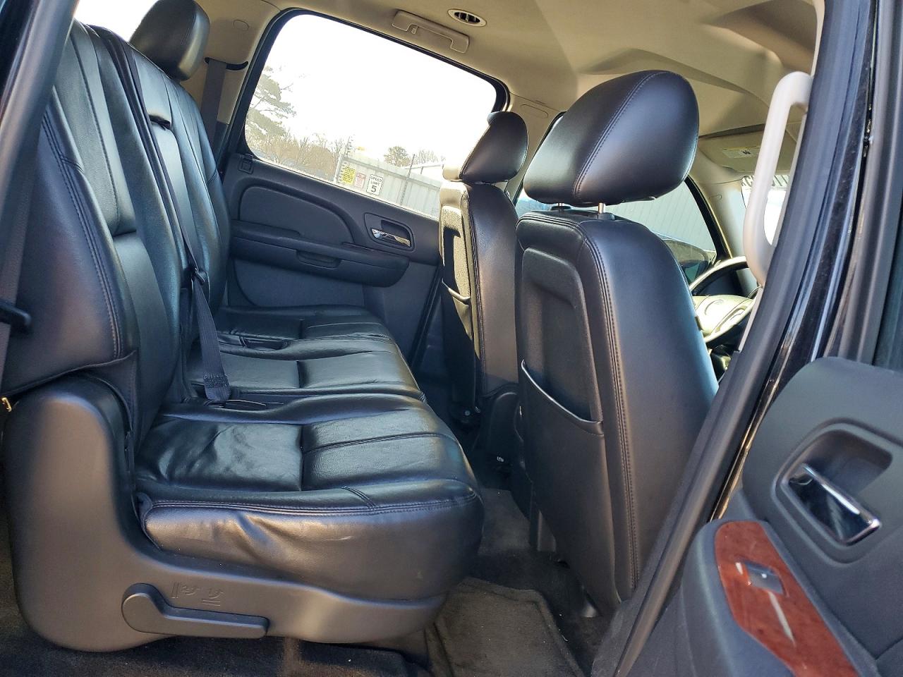 2013 GMC YUKON XL C1500 SLT photo 10