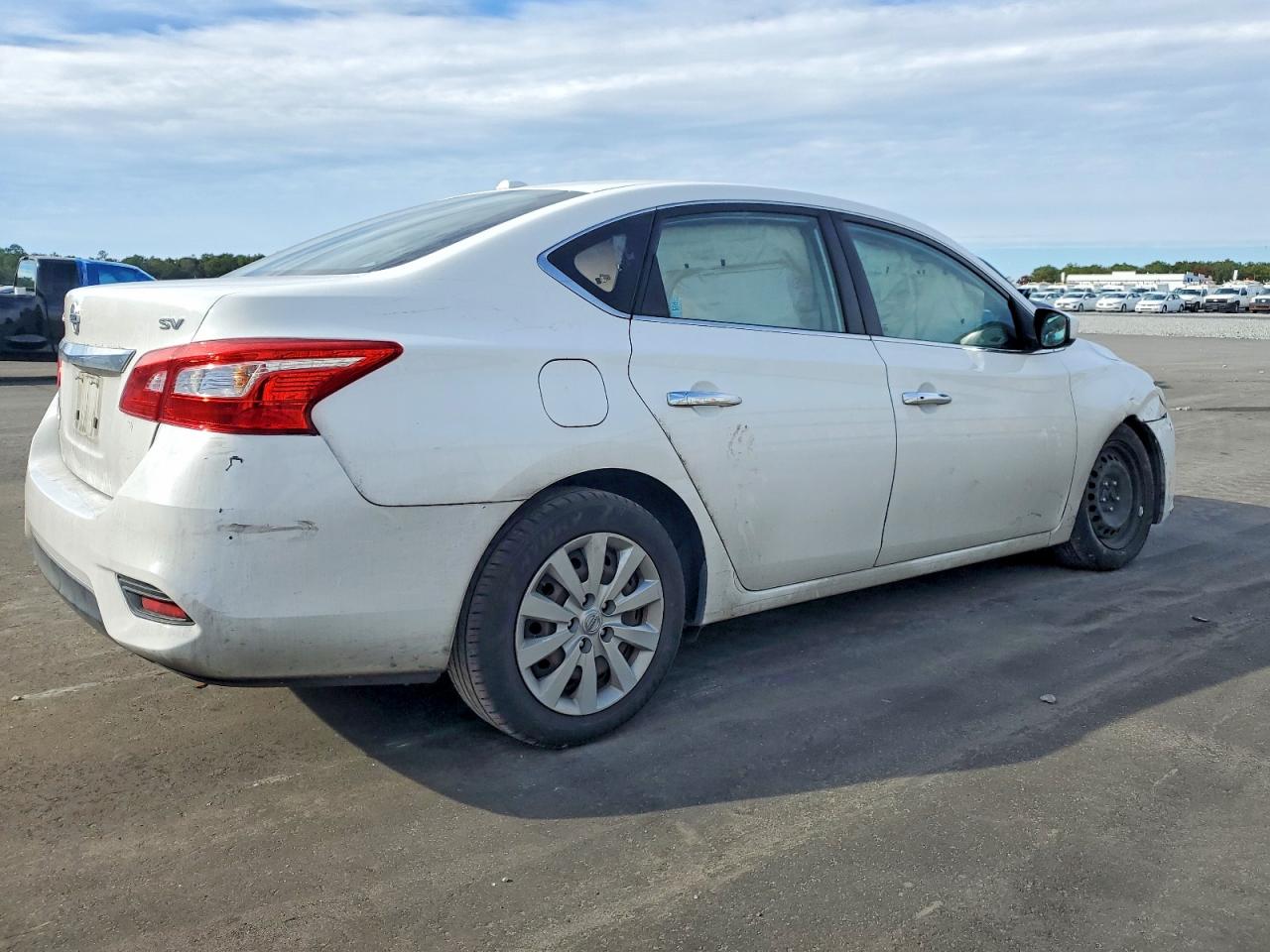 2017 NISSAN SENTRA S photo 3