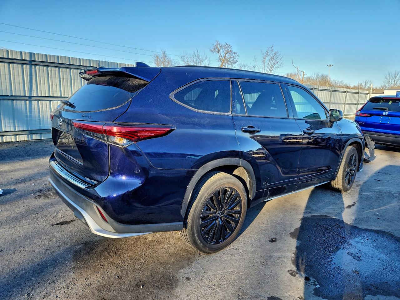 2023 TOYOTA HIGHLANDER L photo 3