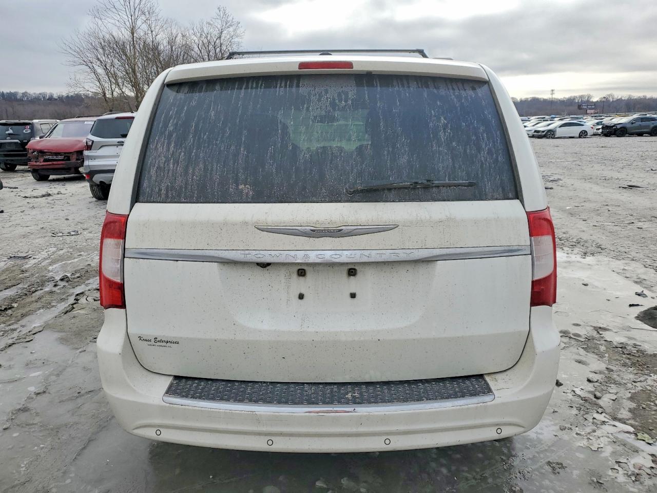 2012 CHRYSLER TOWN & COUNTRY TOURING photo 6