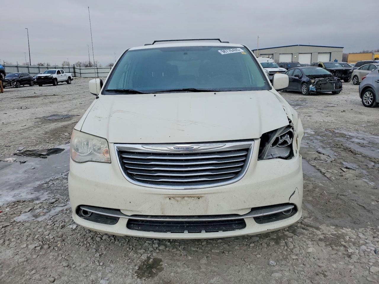 2012 CHRYSLER TOWN & COUNTRY TOURING photo 5