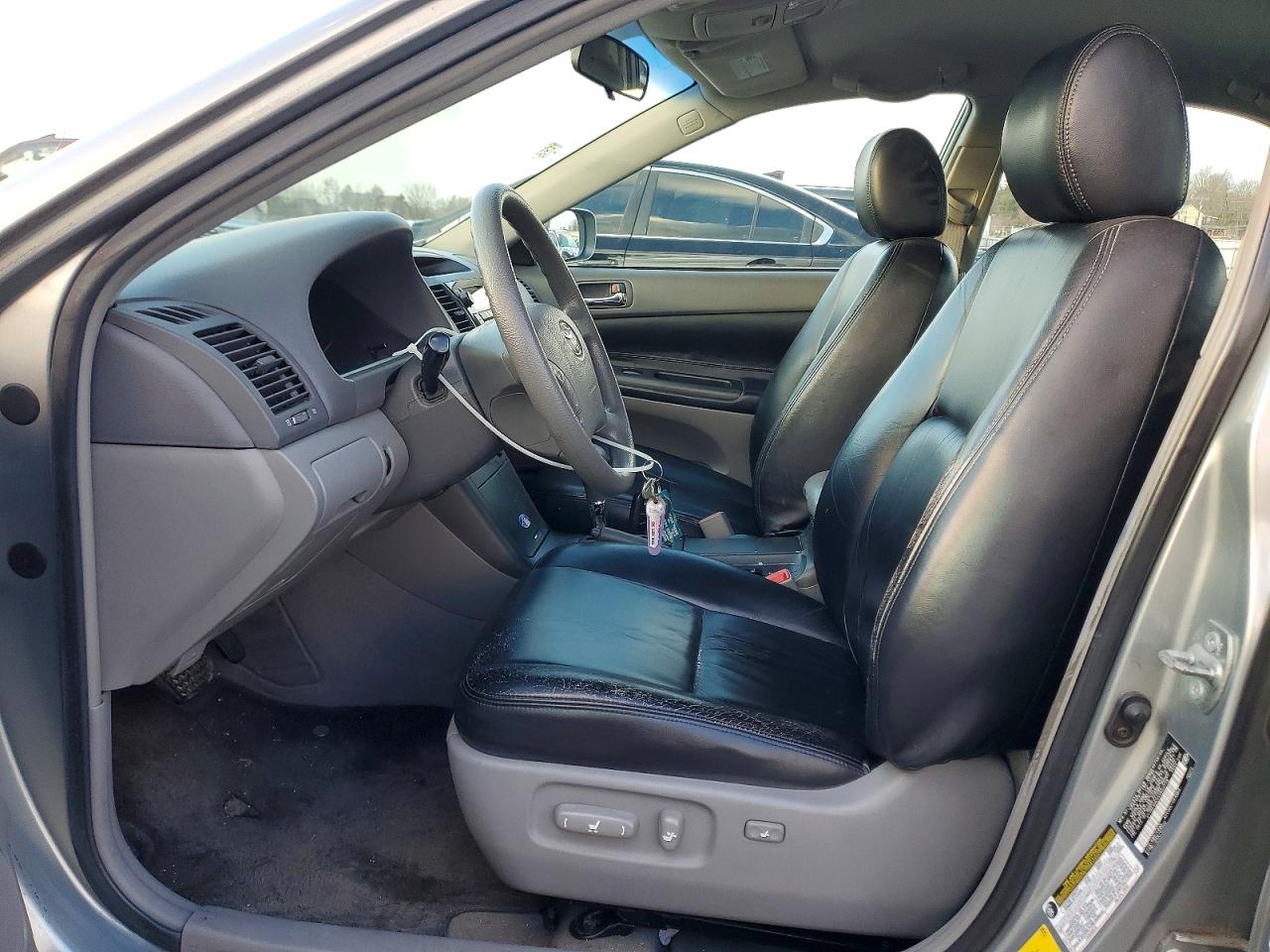 2005 TOYOTA CAMRY LE photo 7