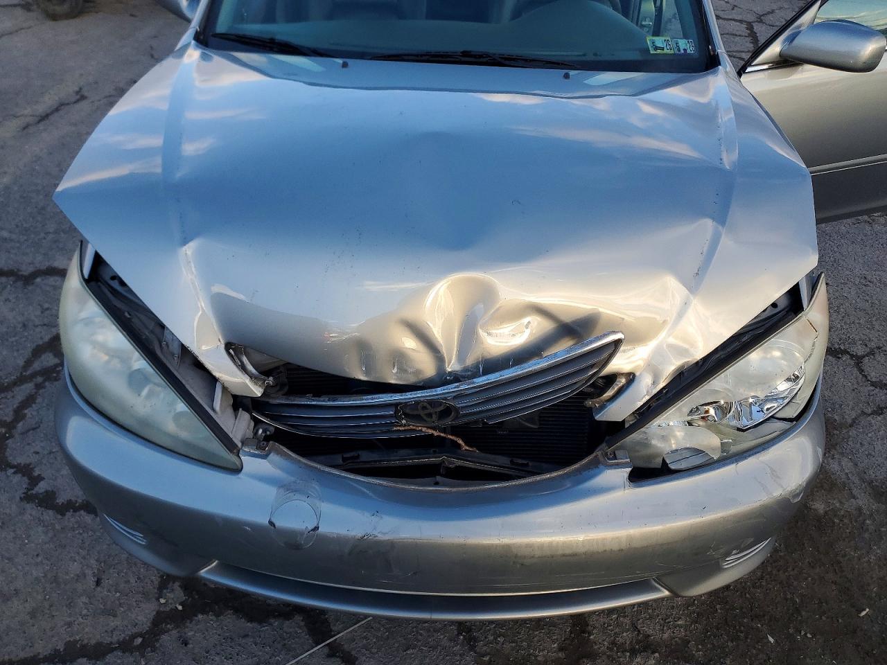 2005 TOYOTA CAMRY LE photo 11