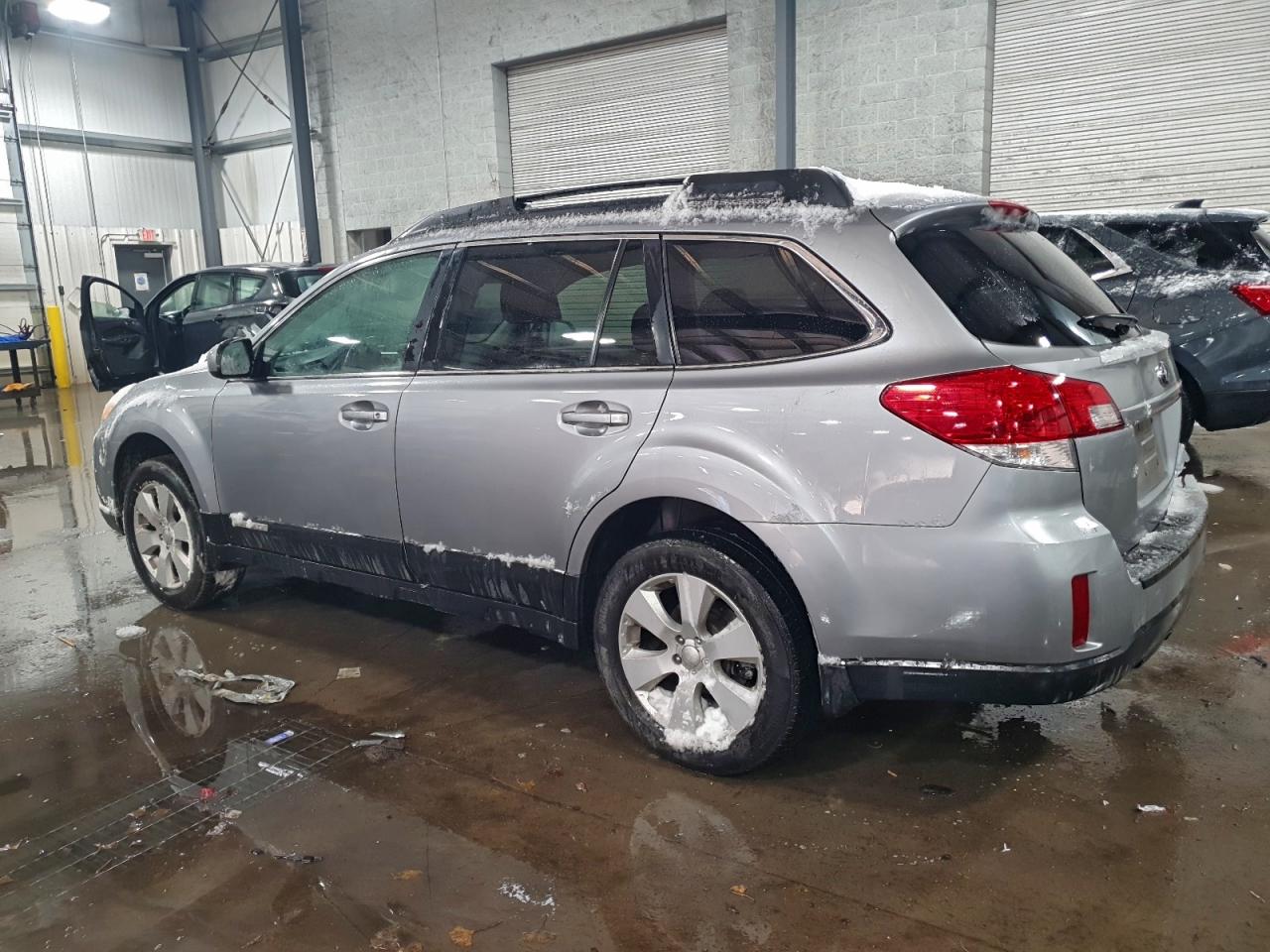 2011 SUBARU OUTBACK 2.5I PREMIUM photo 2