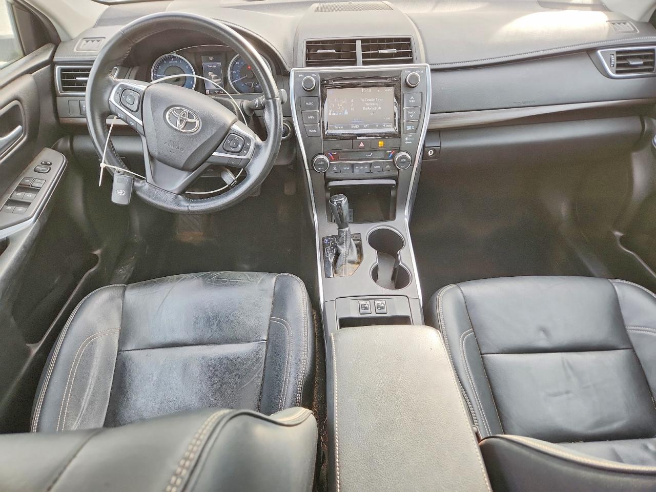 2016 TOYOTA CAMRY XSE photo 15