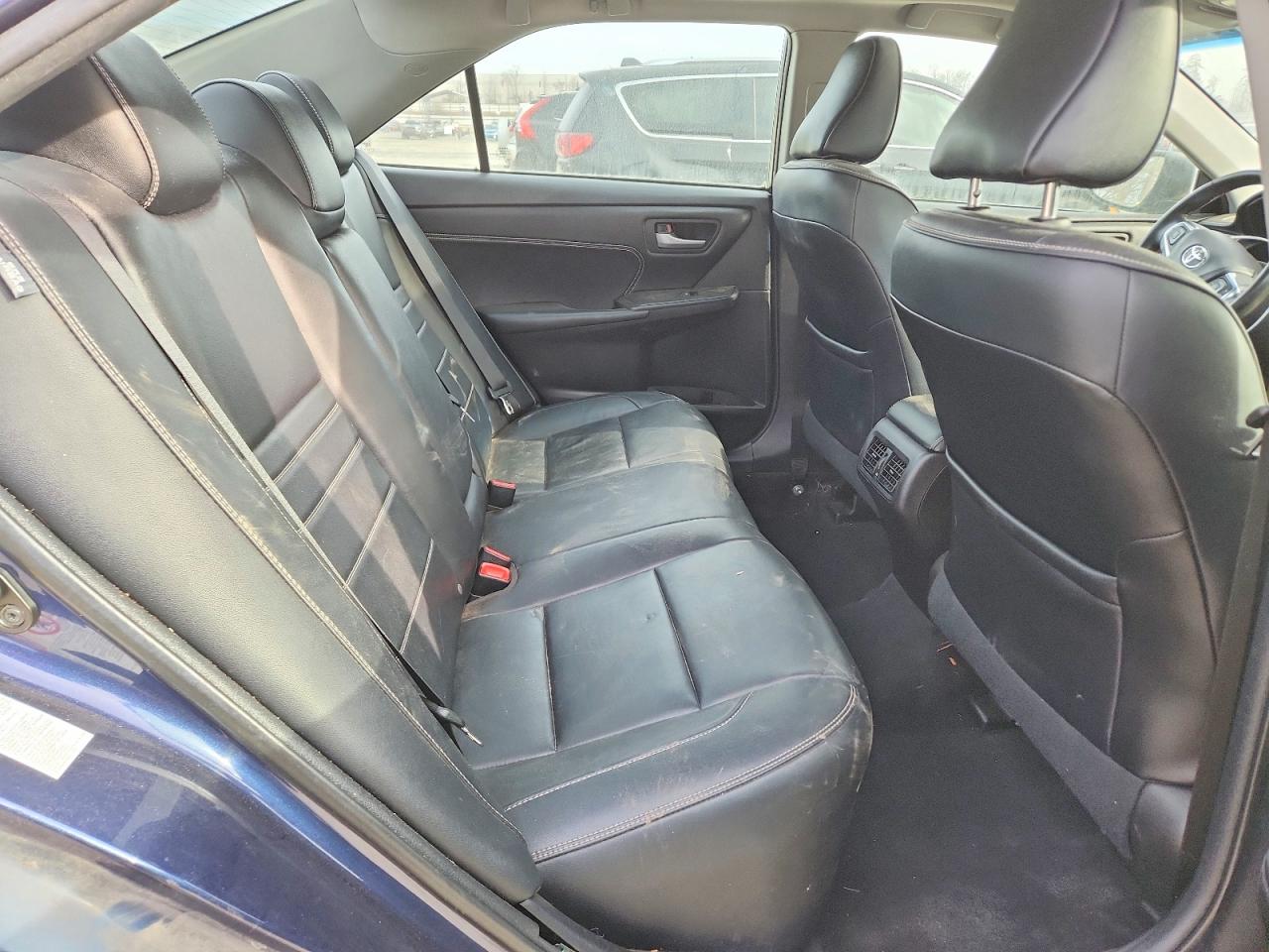 2016 TOYOTA CAMRY XSE photo 19