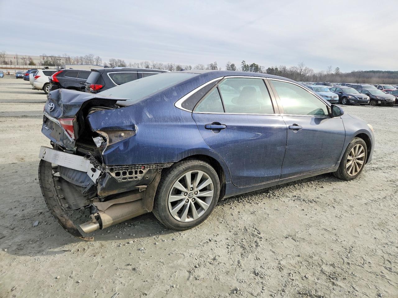 2016 TOYOTA CAMRY XSE photo 5