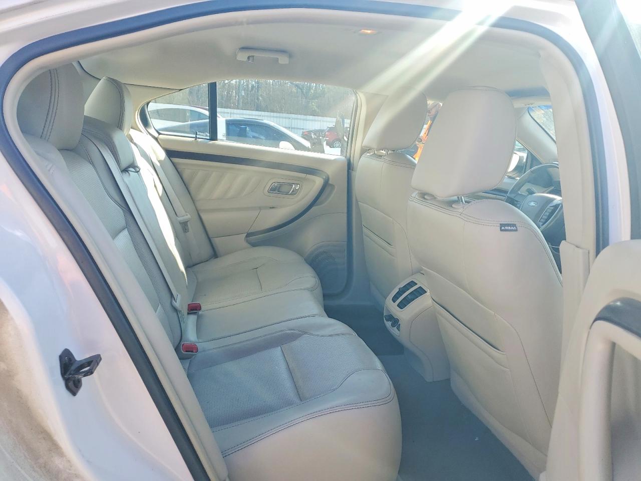 2010 FORD TAURUS LIMITED photo 10