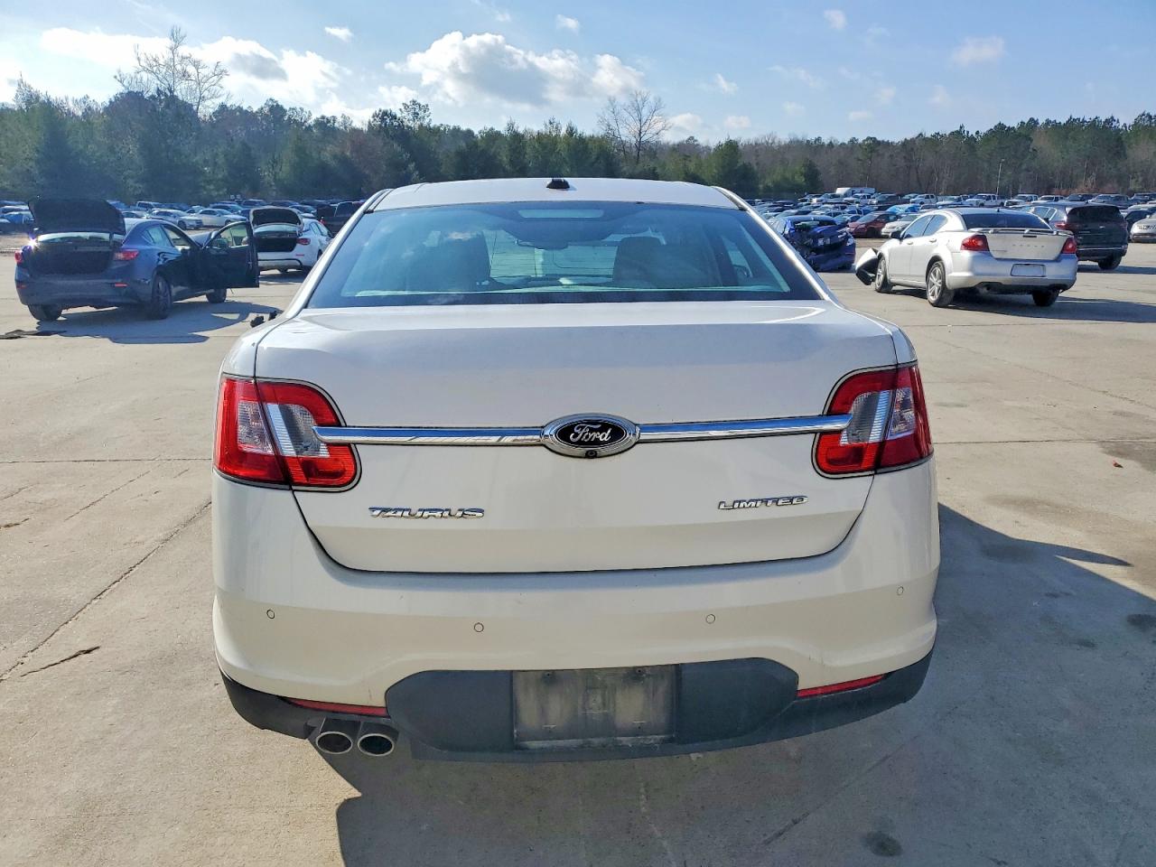 2010 FORD TAURUS LIMITED photo 6