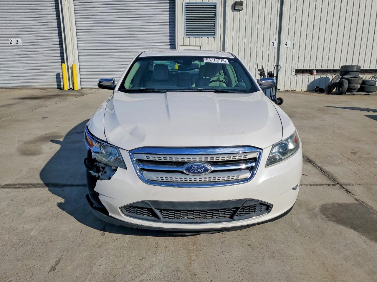 2010 FORD TAURUS LIMITED photo 5
