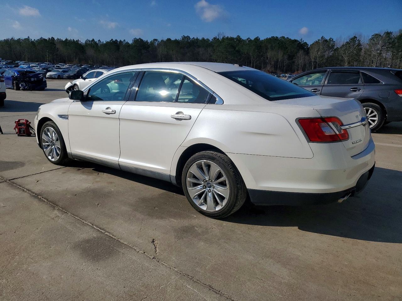 2010 FORD TAURUS LIMITED photo 2