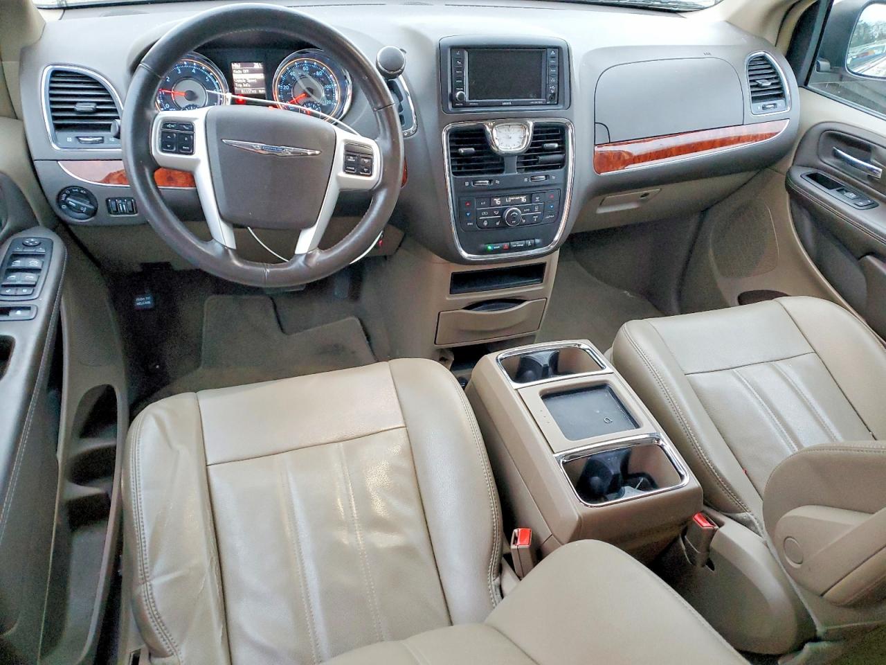 2015 CHRYSLER TOWN & COUNTRY TOURING photo 8