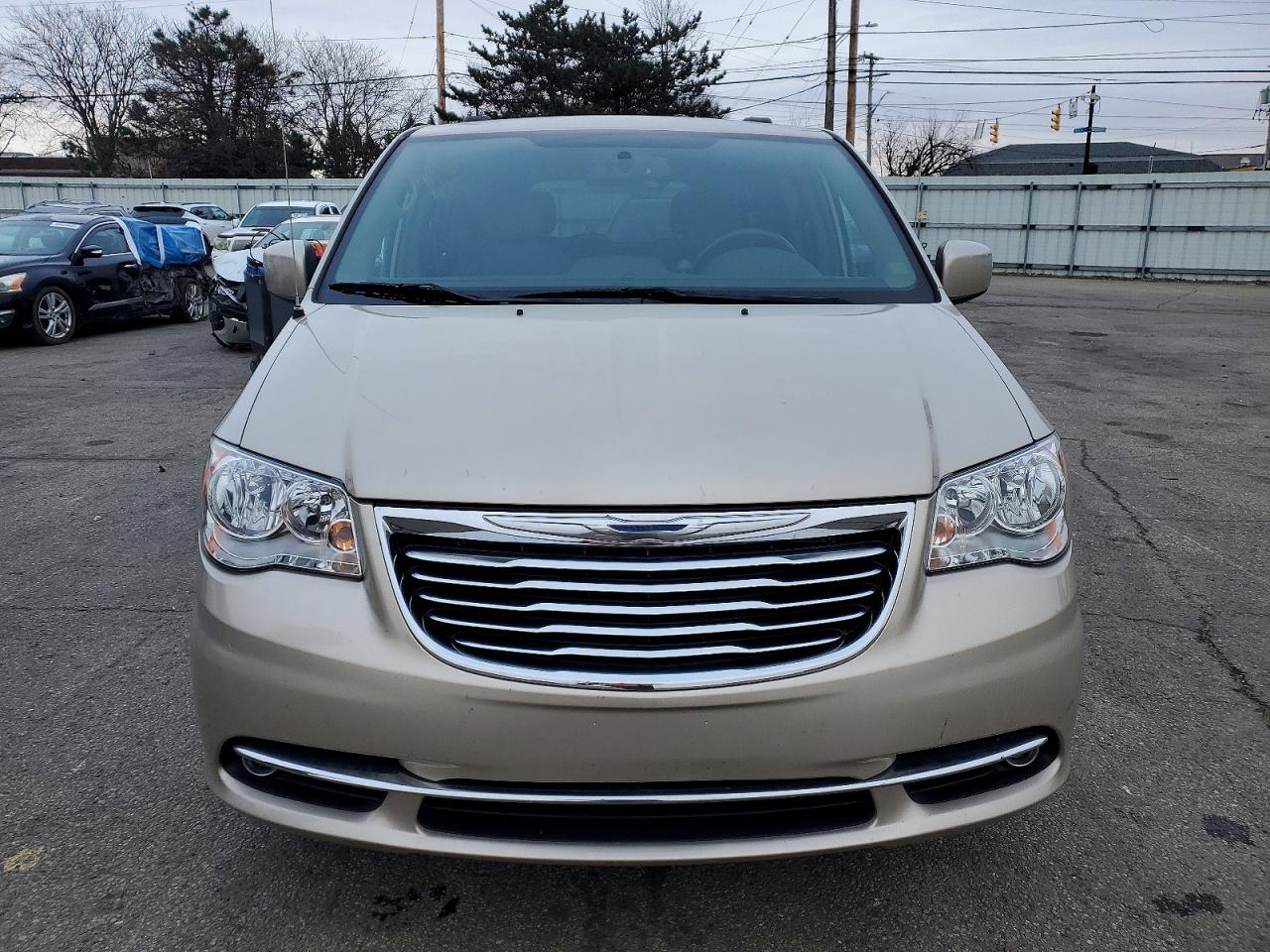 2015 CHRYSLER TOWN & COUNTRY TOURING photo 5