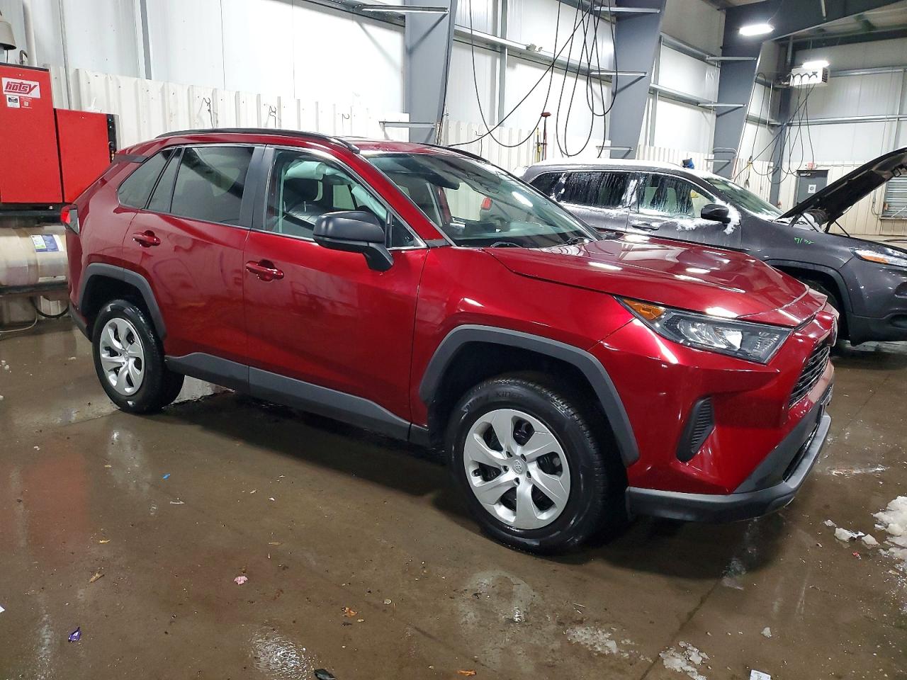 2021 TOYOTA RAV4 LE photo 4