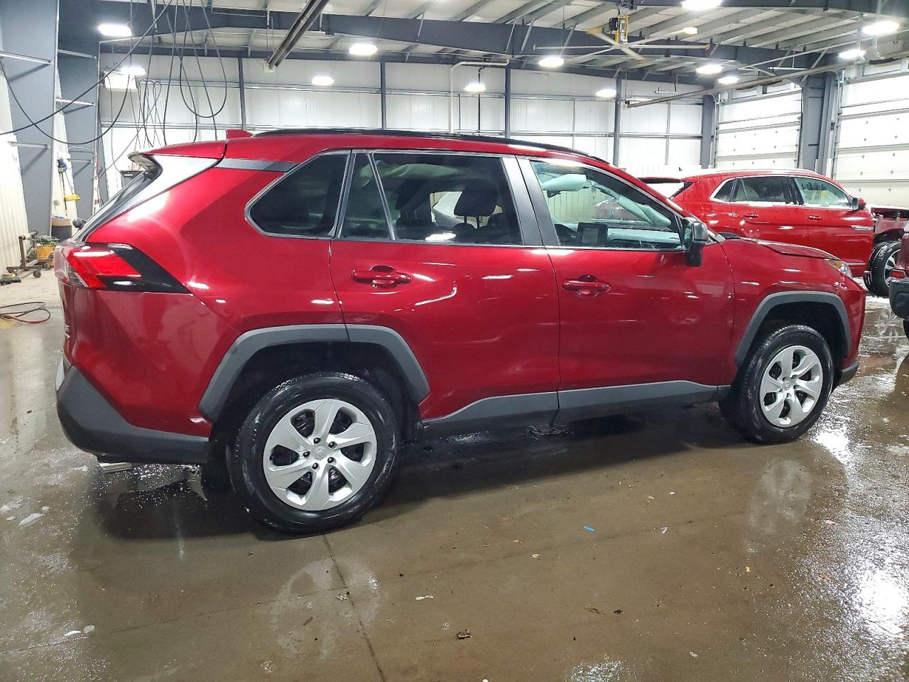 2021 TOYOTA RAV4 LE photo 3