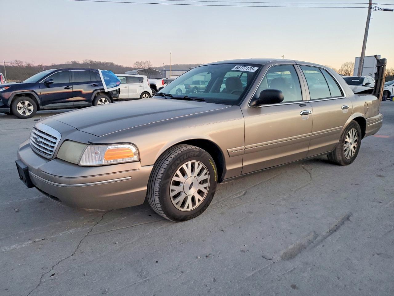 2004 FORD CROWN VICTORIA