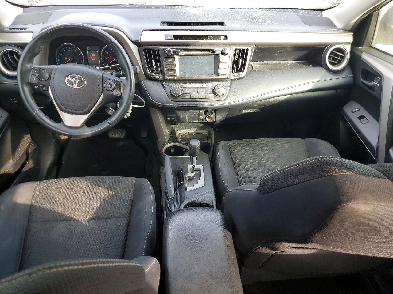 2016 TOYOTA RAV4 XLE photo 8