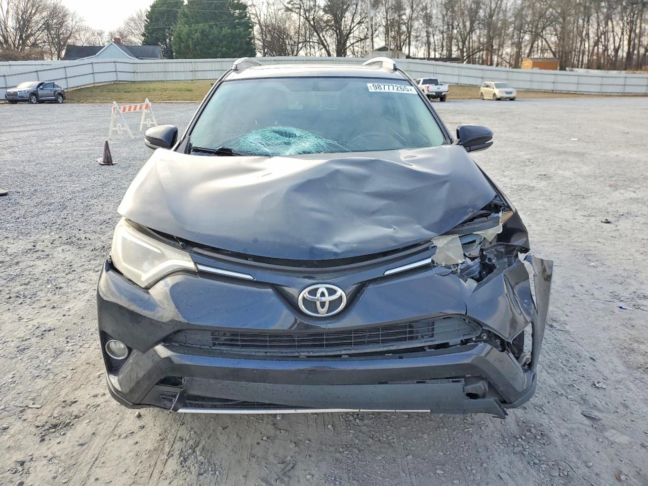 2016 TOYOTA RAV4 XLE photo 5