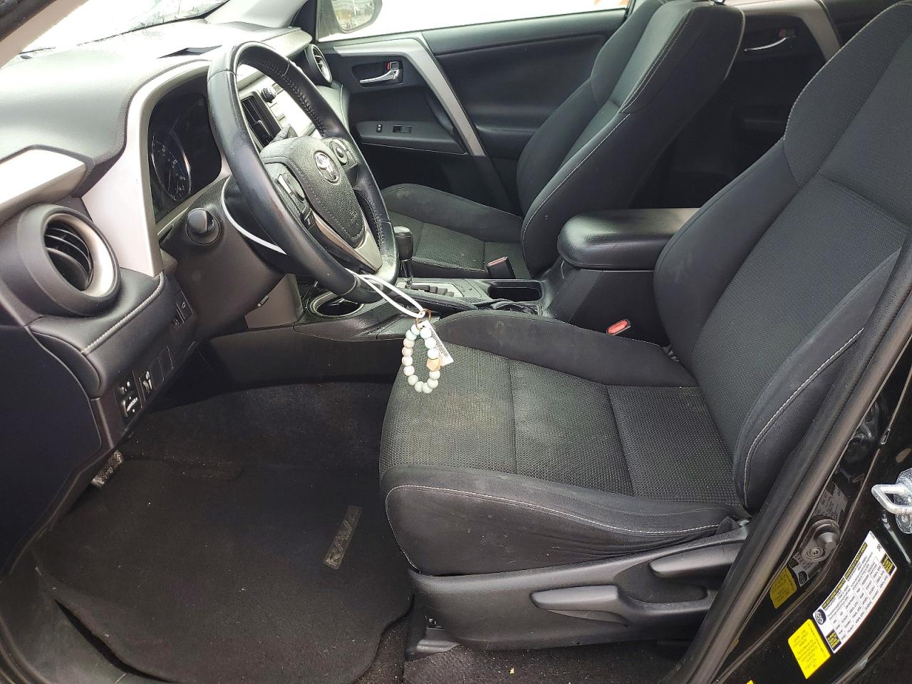 2016 TOYOTA RAV4 XLE photo 7