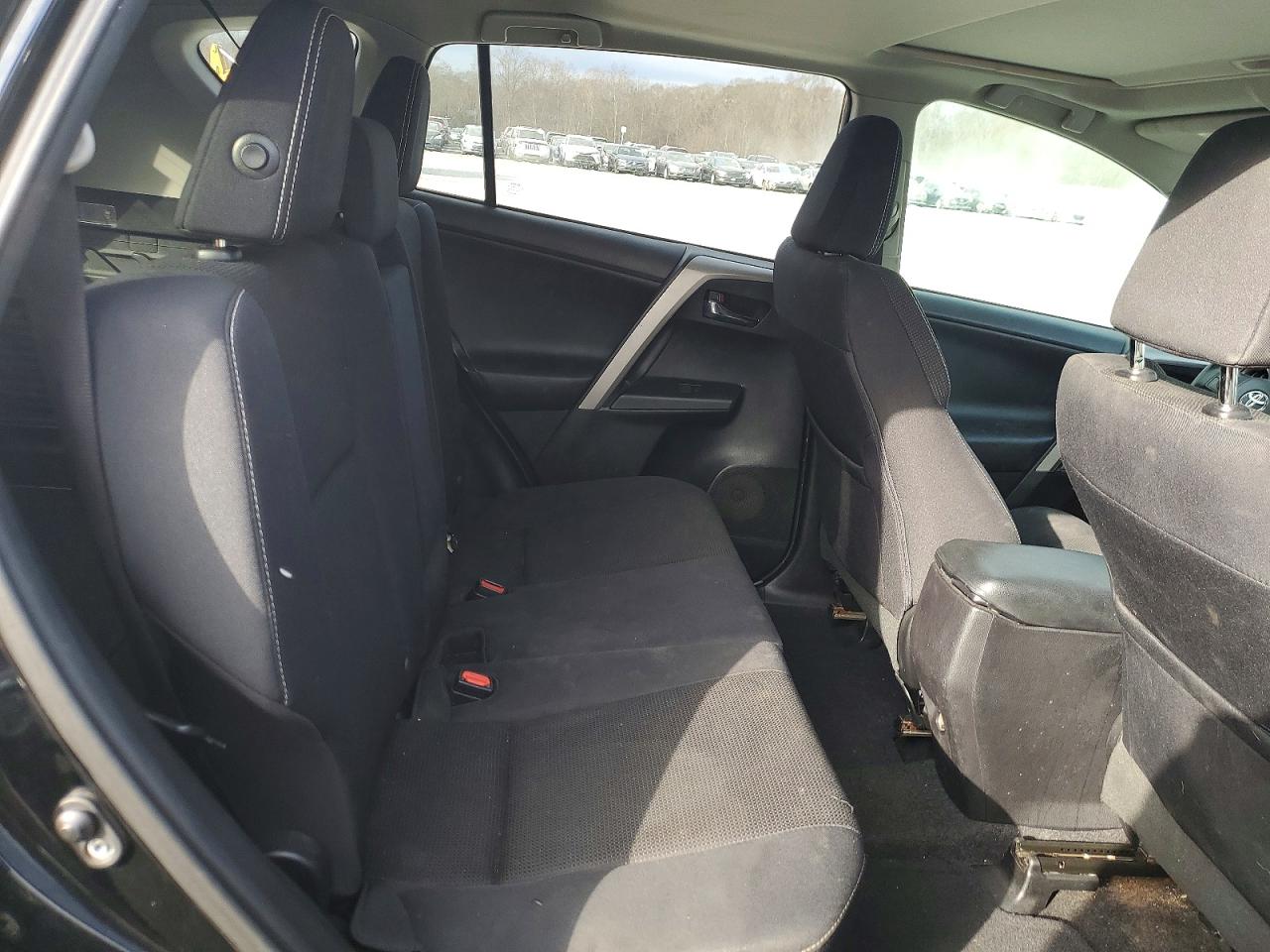 2016 TOYOTA RAV4 XLE photo 11