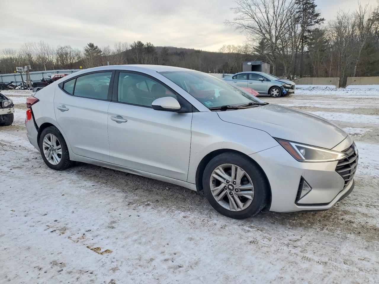 2019 HYUNDAI ELANTRA SEL photo 4