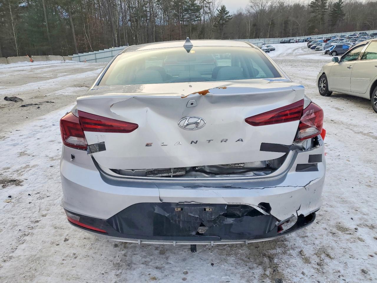 2019 HYUNDAI ELANTRA SEL photo 6